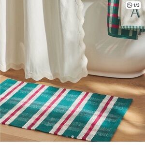 New Anthropologie Harper Bath Mat Holiday Christmas Red Green